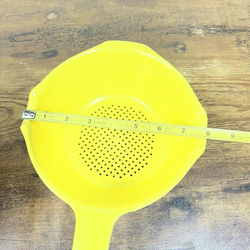 Vintage Rubbermaid‎ Yellow Colander Strainer Long Handle 1980s